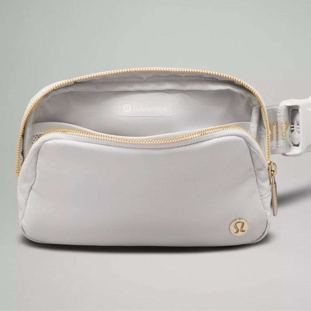 Lululemon Everywhere Belt Bag Vapor Gold White Wordmark Logo Crossbody Bag NWT - Picture 5 of 8